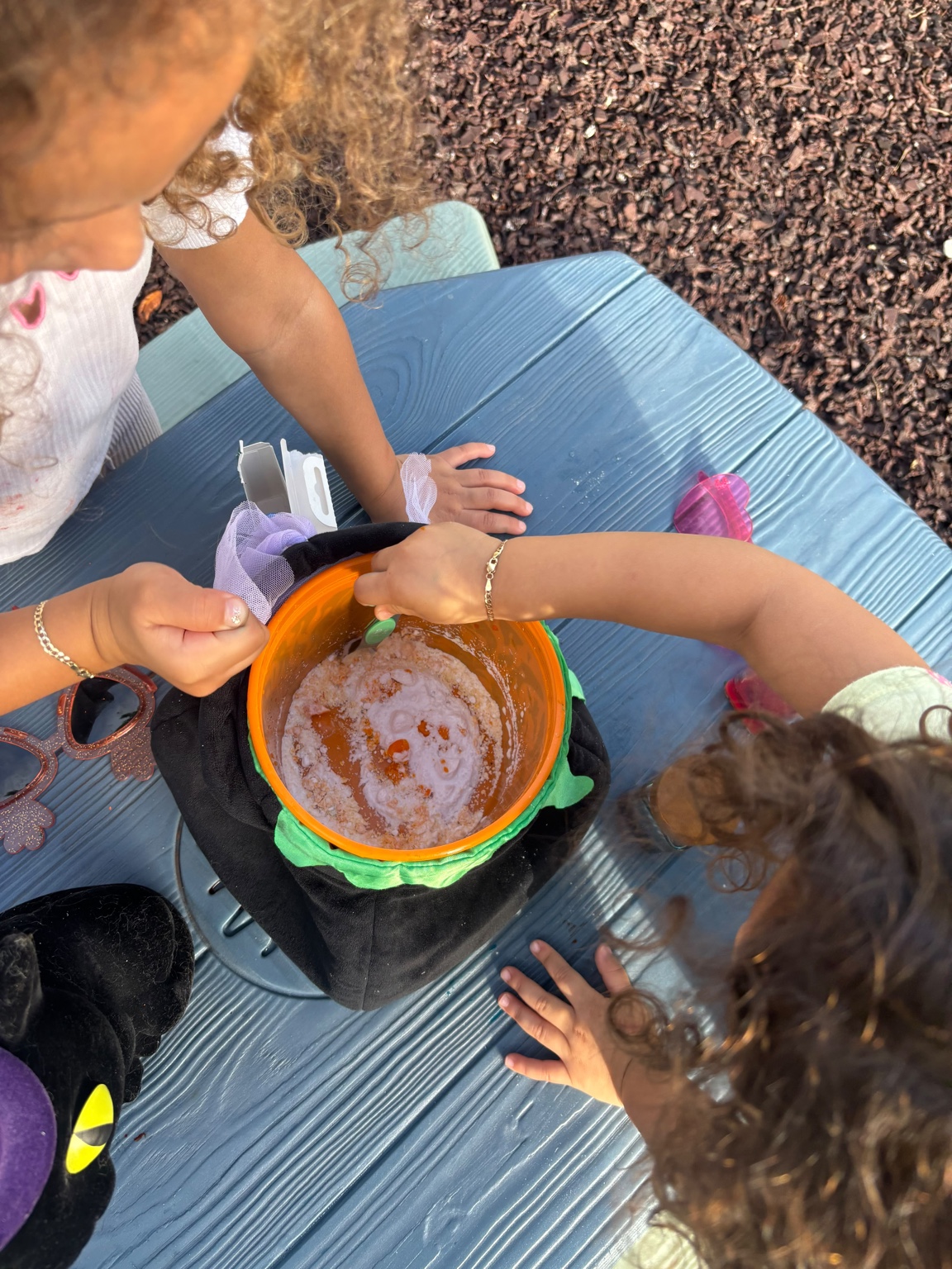 Children watching the foaming mixture